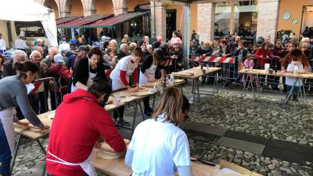Santarcangelo. La Fiera di San Martino al via tra cibo, tradizioni, artigianato e commercio