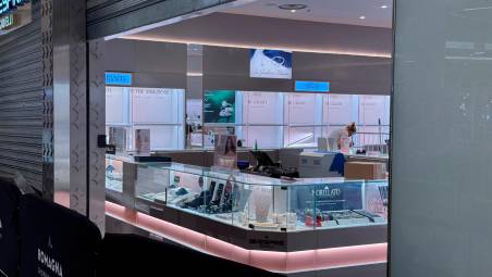 Spaccata in gioielleria al Romagna Shopping Valley di Savignano Mare: maxi bottino FOTOGALLERY