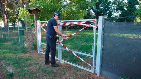La chiusura del parco da parte della polizia locale