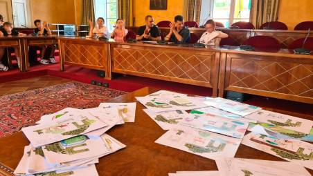 Santarcangelo, “ecco le nostre idee per la piazza”: il sindaco accoglie gli studenti della media Franchini