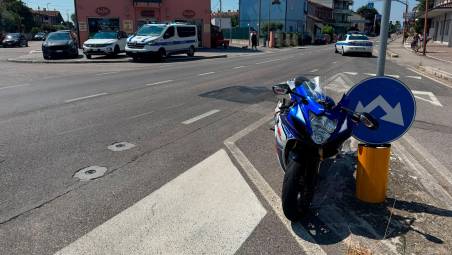 Ferisce un motociclista e fugge: a Cesena è caccia all’auto pirata