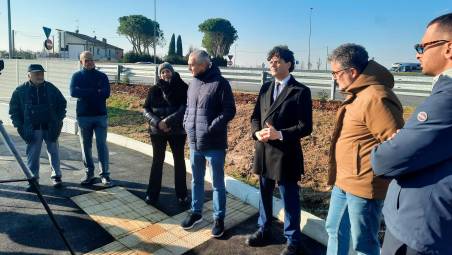 Al centro il sindaco Sadegholvaad con l’assessore ai Lavori Pubblici Morolli