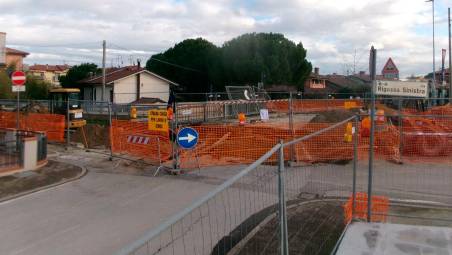 Il cantiere nel ponte sul torrente Rigossa