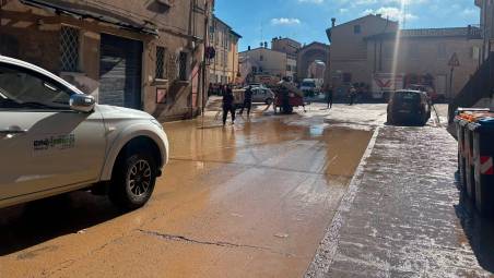 Via Baccarini questa mattina dopo la rottura della rete idrica