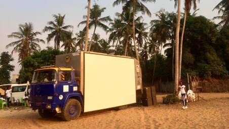 Maggie pronta per una proiezione