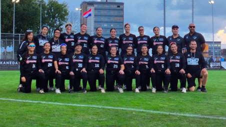 Le neo campionesse d’Europa dell’Italposa Forlì al gran completo sul diamante “portafortuna” di Haarlem