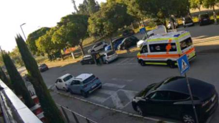 Riccione, crisi epilettica al volante, un uomo interviene e gli salva la vita