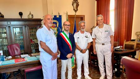 Cervia, la Guardia Costiera cambia comandante: Martella subentra a Morciano