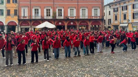 Cesena, “Ora esplode la Voce”: flash mob in piazza contro la violenza sulle donne - VIDEO e GALLERY