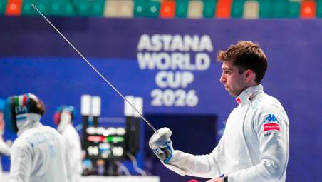 Dario Remondini, forlivese delle Fiamme Azzurre, in pedana ad Astana (foto Federscherma)
