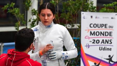 Mariachiara Testa mentre parla con il maestro Michele Mazzetti