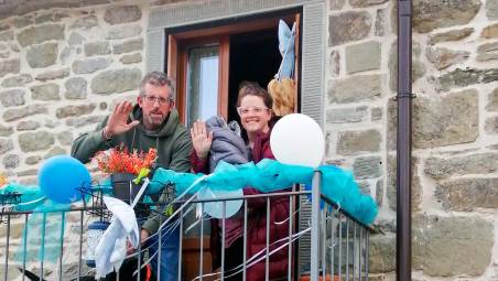 Il papà e la mamma con il piccolo Emilio