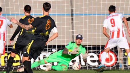Il portiere torinese Francesco Cordaro è stato il migliore del Ravenna nel derby di Forlì (Foto: Fabio Blaco)