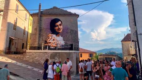 Cotignola, uno street artist romagnolo firma il murale per «Zia Fina»