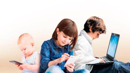Ravenna, la direttrice di Pediatria: “Cellulari al posto dell’esperienza, a rischio lo sviluppo dei bambini”