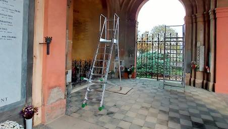 Lugo, al cimitero 33 nuove scale per 26mila euro