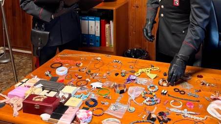 Russi, furto in casa, refurtiva ritrovata in un sacco dietro un cespuglio