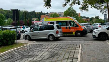 I soccorsi delle ambulanze di Cesena insidiati dalla sosta selvaggia