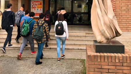 L’ingresso dell’istituto professionale “Ruffilli”, dove avrebbe dovuto insegnare il docente