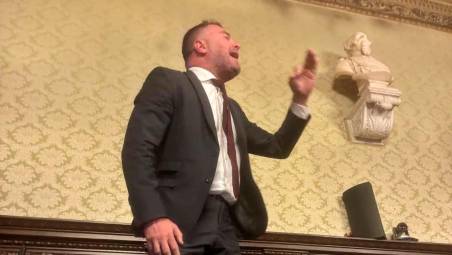 Alberto Ancarani protesta contro il vicesindaco Eugenio Fusignani
