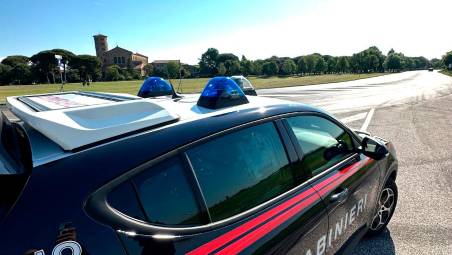 Ravenna, scappa dal Pronto Soccorso e torna a molestare i clienti del supermercato con un bastone: bloccato di nuovo dai Carabinieri