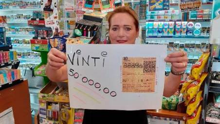 La titolare della tabaccheria Samanta Brigliadori