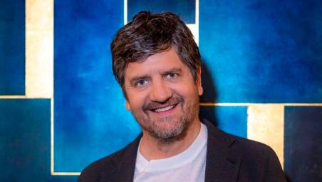 Fabio De Luigi torna (finalmente) a teatro: quattro serate a Villa Torlonia poi a Cesena