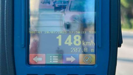 Sfreccia ai 130 km/h sulla Cervese. Telelaser non omologato, maxi multa annullata