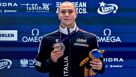 Michele Busa con la medaglia di bronzo foto Andrea Masini / DeepBlueMedia.eu