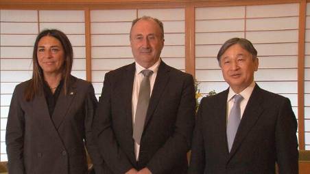 I Capitani Reggenti Denise Bronzetti e Italo Righi con l’imperatore Naruhito
