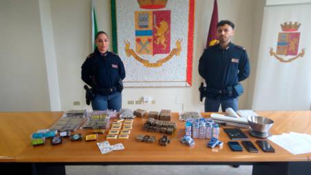 La droga sequestrata (Foto Massimo Fiorentini)