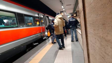 I controlli della Polfer in stazione