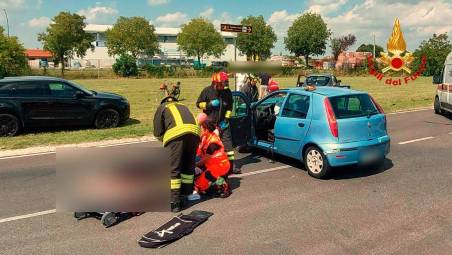 Forlì. Scontro tra due auto in via Dragoni