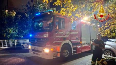 Meldola, incendio nella notte: i Vigili del Fuoco salvano un anziano invalido