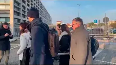 Giorgia Saponi all’ingresso in tribunale