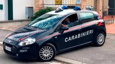 Alfonsine, entra in due case e ruba un pugnale e un portafoglio