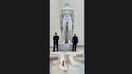 Forlì, scoperto l’imbrattatore della statua di Icaro: “Risarcirà i danni”