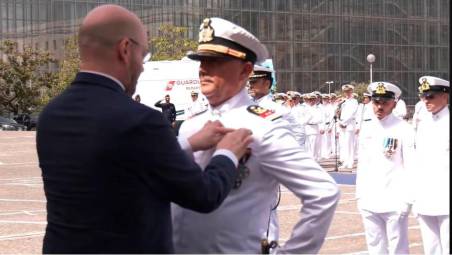 Cesenatico, salvò un ragazzo che voleva suicidarsi buttandosi nel porto canale: medaglia d’oro al luogotenente Gadaleta