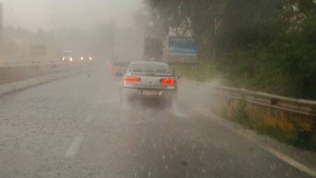 Meteo Romagna, oggi e domani allerta per temporali e vento a 100 km/h