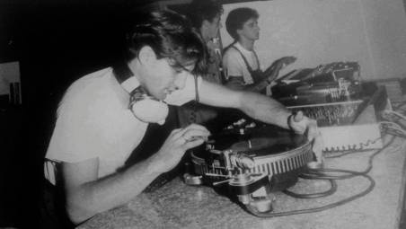 Addio a Mozart, storico dj della Baia degli Angeli