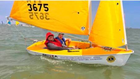 Cesenatico, barca speciale e tour costiero per regalare ai disabili l’emozione della vela in mare