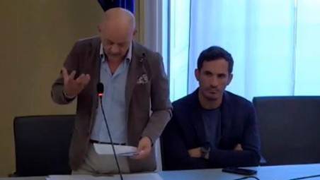 L’intervento in Consiglio dell’assessore Ferrini col sindaco Lattuca accanto