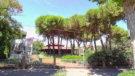 L’edificio del vecchio Green park si trova nella zona Amati di Milano Marittima
