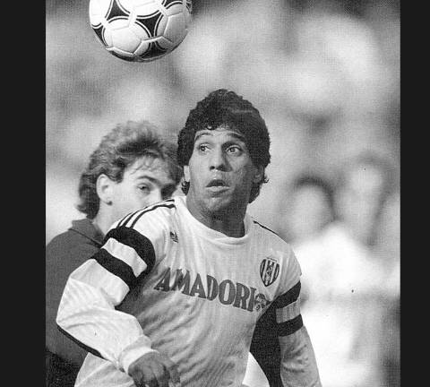 Paulo Silas con la maglia del Cesena griffata Amadori durante il campione 1990-’91 di Serie A