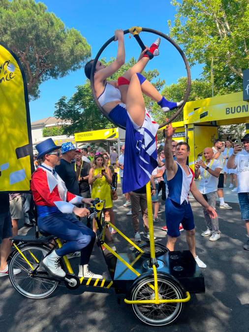 Cesenatico, il gran giorno del Tour: al villaggio anche i genitori di Marco Pantani - VIDEO GALLERY