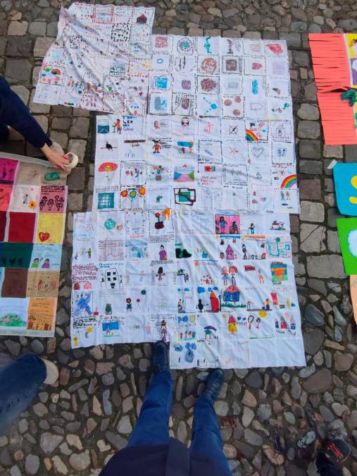 Cesena, Piazza del Popolo invasa dai bambini per la “Giornata dei diritti dell’infanzia e dell’adolescenza” VIDEO GALLERY