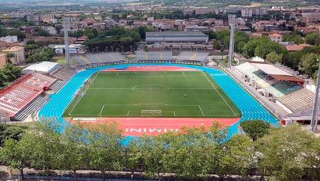 Sabato il Romeo Neri ospiterà Rimini-Gubbio: qualora la Building Company non pagasse quanto dovuto al Comune, potrebbe essere la prima e unica gara della stagione della squadra biancorossa all’interno dello stadio cittadino
