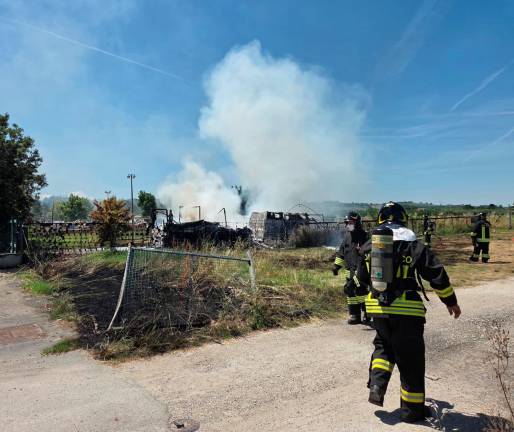 Poggio Torriana, incendio: a fuoco un furgone e un container - Gallery