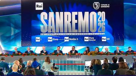 Laura Pausini da stasera a Sanremo tra amarcord e odiatori social