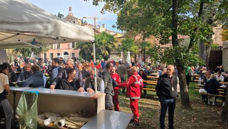 Brisighella, sagre che passione: in migliaia per gli appuntamenti con “Mora Romagnola” e “Castrato”